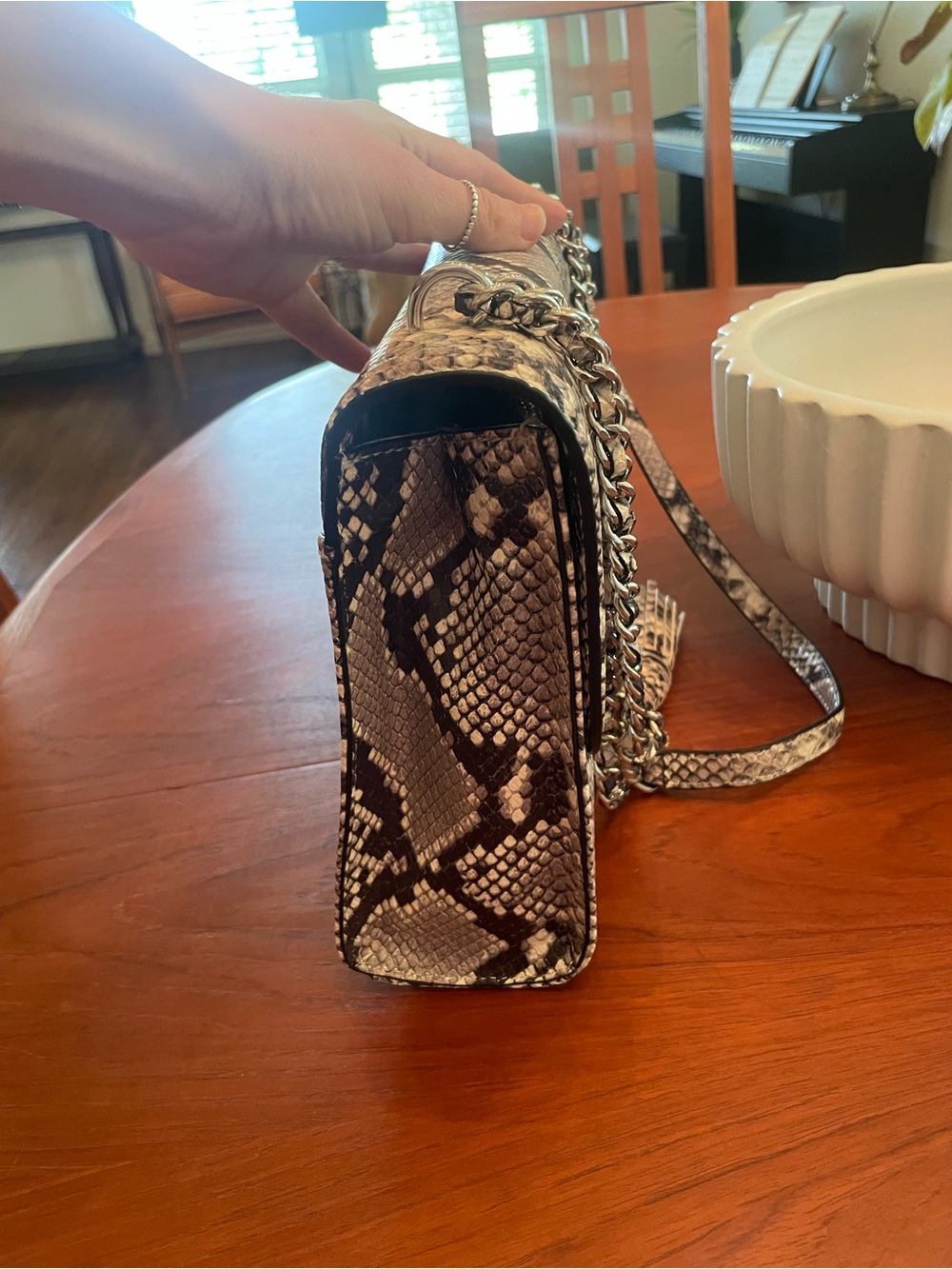 Tory Burch Python-Print Shoulder Bag - Picture 4 of 10